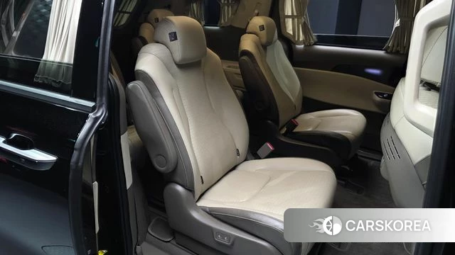 Kia Carnival 4th generation 2023 Черный из Кореи, фото 2