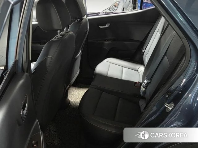 Kia Stonic 2018 Синий из Кореи, фото 2