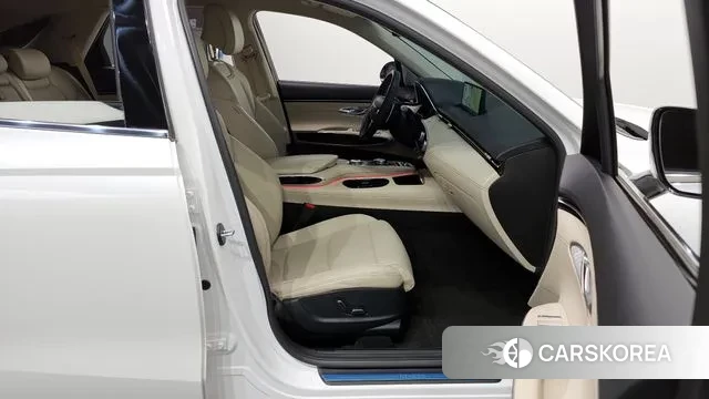 Genesis GV70 2023 Белый из Кореи, фото 2