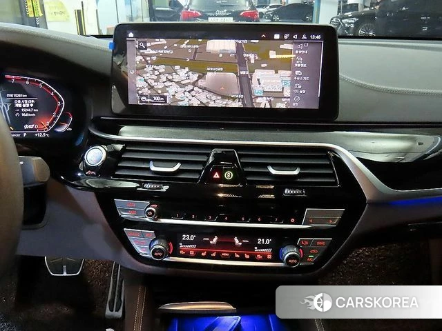 BMW 6 Series GT (G32) 2023 Серебристо-серый из Кореи, фото 2