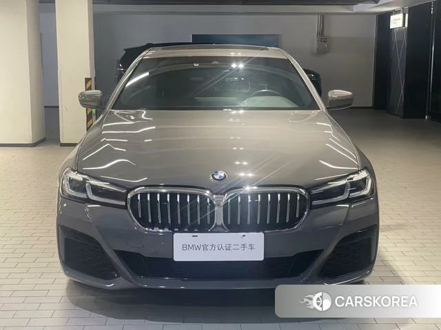 BMW 5 series (imported) 2021 Серебристо-серый из Китая, фото 2