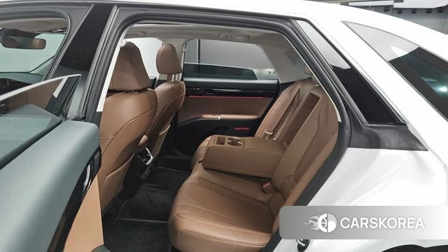 Hyundai Grandeur Hybrid (GN7) 2023 Белый из Кореи, фото 2