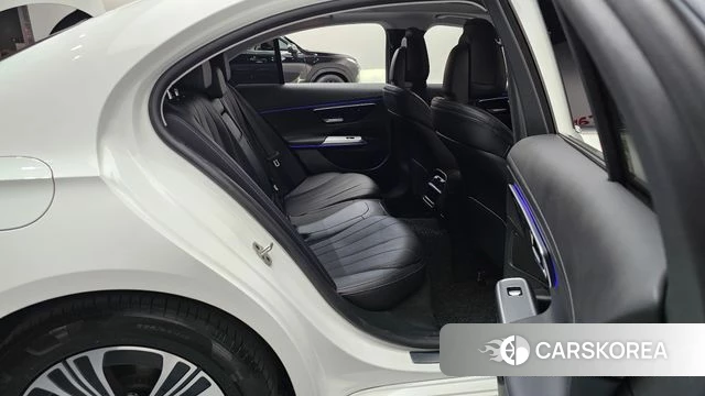 Mercedes-Benz E-Class W214 2024 Белый из Кореи, фото 2