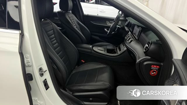 Mercedes-Benz E-Class W213 2022 Белый из Кореи, фото 2