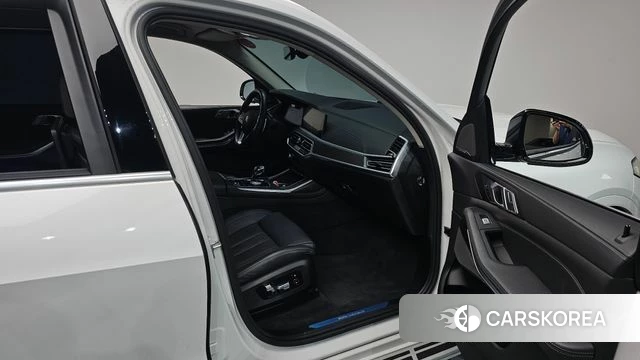 BMW X7 (G07) 2021 Белый из Кореи, фото 2