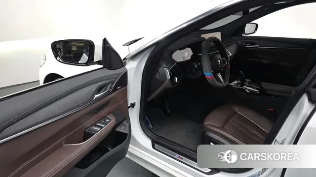 BMW 6 Series GT (G32) 2022 Белый из Кореи, фото 2