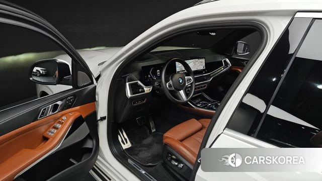 BMW X7 (G07) 2024 Белый из Кореи, фото 2