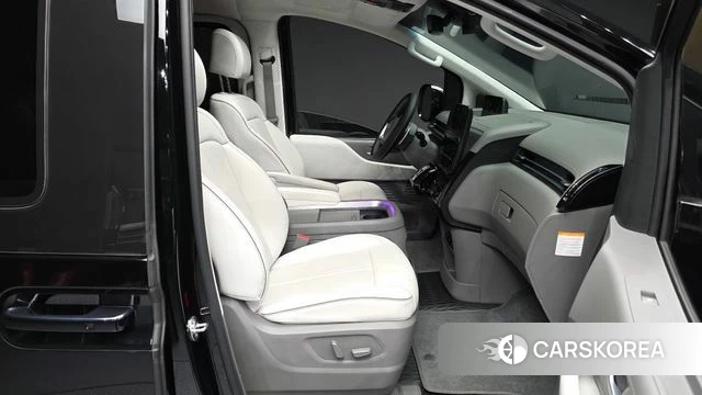 Hyundai Staria 2024 Черный из Кореи, фото 2