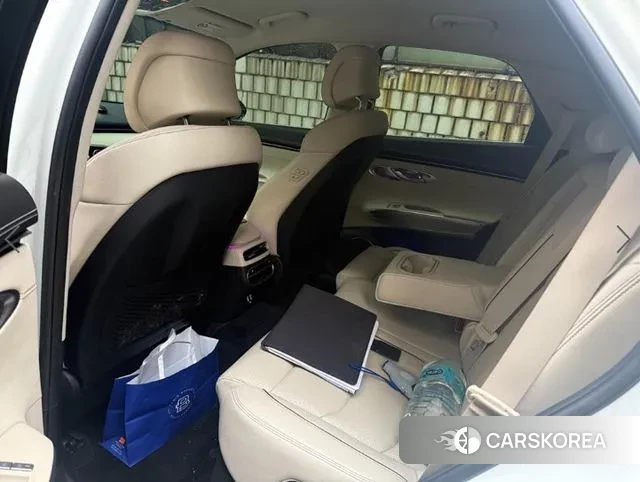 Genesis GV70 2022 Белый из Кореи, фото 2