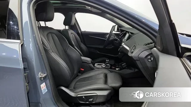 BMW 1 Series (F40) 2021 Серый из Кореи, фото 2