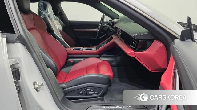 Porsche Taycan 2024 Серебристо-серый из Кореи, фото 2