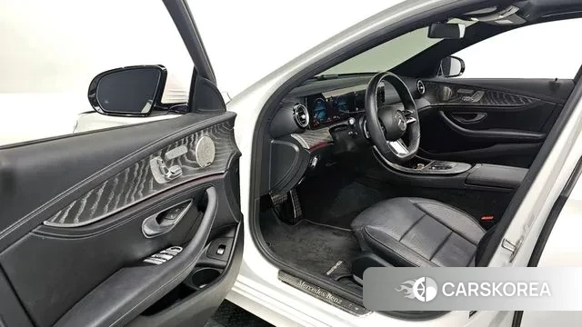 Mercedes-Benz E-Class W213 2022 Белый из Кореи, фото 2