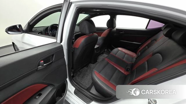 Hyundai Avante AD 2018 Белый из Кореи, фото 2