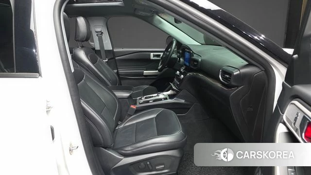 Ford Explorer 6th Generation 2021 Белый из Кореи, фото 2