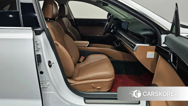 Hyundai Grandeur Hybrid (GN7) 2023 Белый из Кореи, фото 2