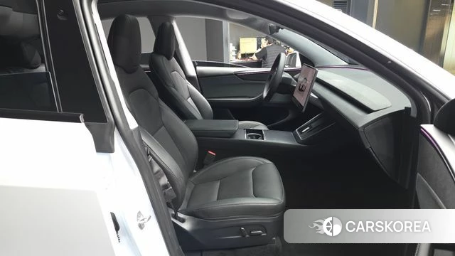 Tesla Model Y 2025 Белый из Кореи, фото 2