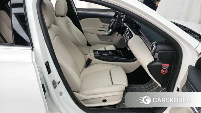 Mercedes-Benz A-Class W177 2023 Белый из Кореи, фото 2