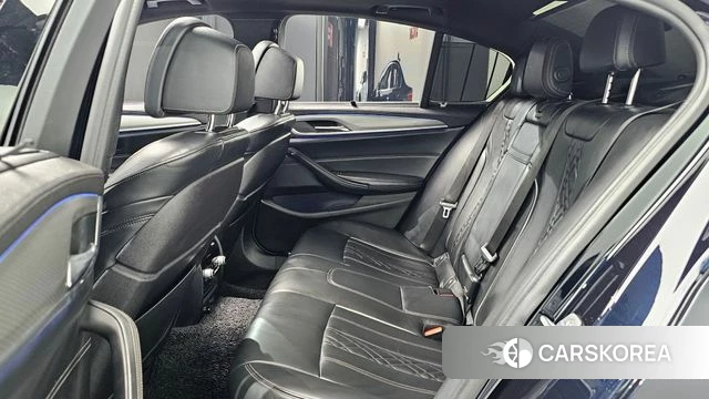 BMW 5 Series (G30) 2018 Черный из Кореи, фото 2