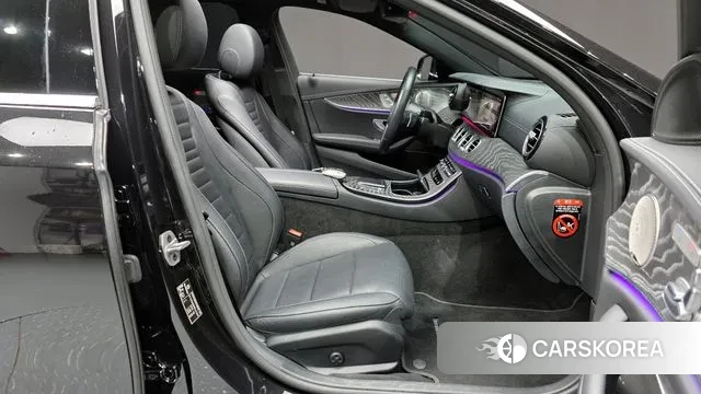 Mercedes-Benz E-Class W213 2023 Черный из Кореи, фото 2