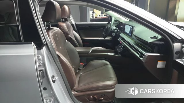 Hyundai Grandeur Hybrid (GN7) 2024 Серебристо-серый из Кореи, фото 2