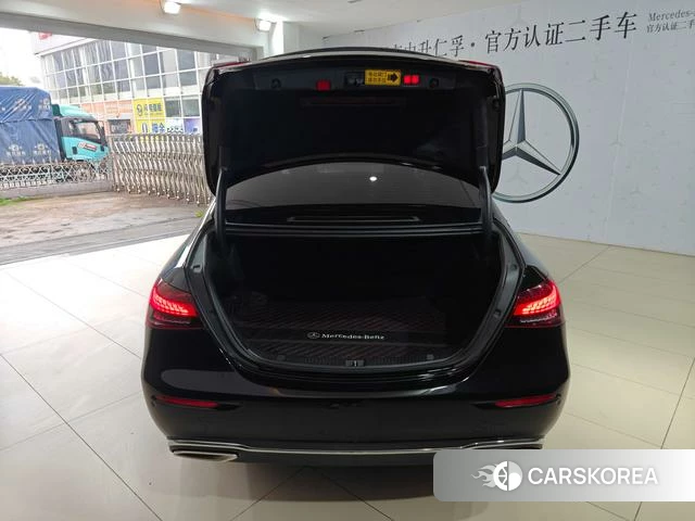 Mercedes-Benz E-class 2023 Черный из Китая, фото 2