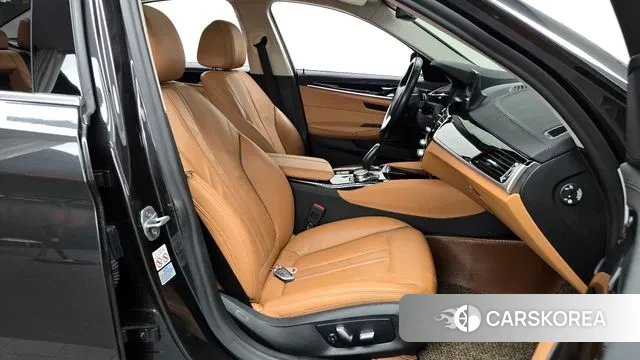 BMW 5 Series (G30) 2019 Серый из Кореи, фото 2
