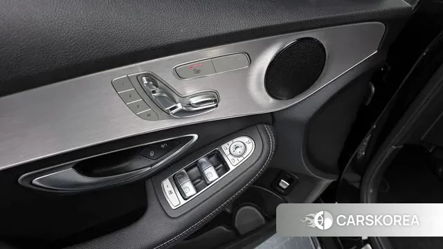 Mercedes-Benz C-Class W205 2020 Черный из Кореи, фото 2