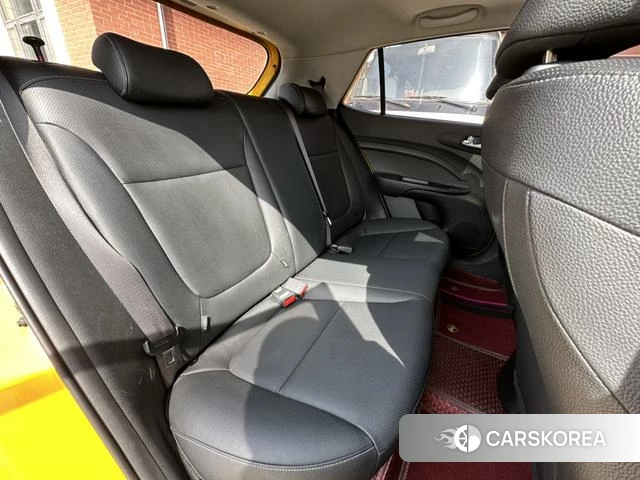 Kia Yi Ran 2022 Желтый из Китая, фото 2