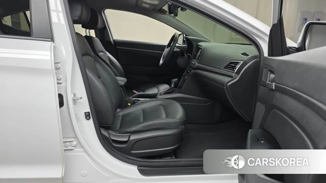 Hyundai Avante AD 2018 Белый из Кореи, фото 2