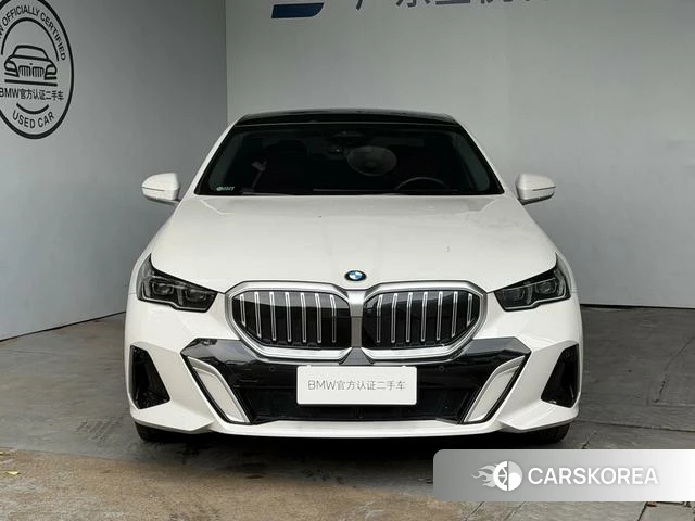 BMW 5 series 2025 Белый из Китая, фото 2