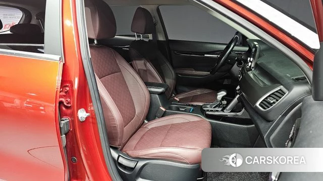 Kia Seltos 2022 Оранжевый из Кореи, фото 2