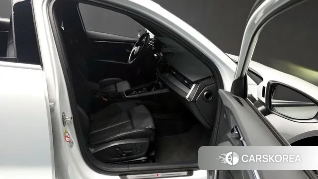 Audi A3 (8Y) 2023 Белый из Кореи, фото 2