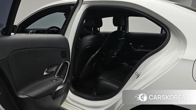 Mercedes-Benz A-Class W177 2021 Белый из Кореи, фото 2