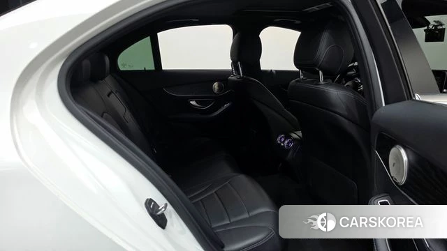 Mercedes-Benz C-Class W205 2019 Белый из Кореи, фото 2