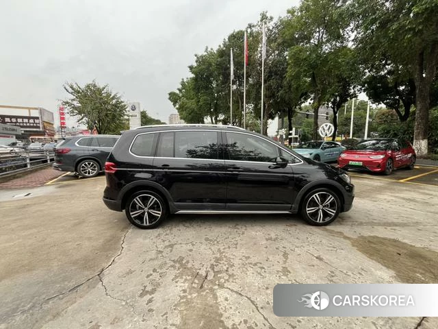 Volkswagen Touran L 2019 Черный из Китая, фото 2