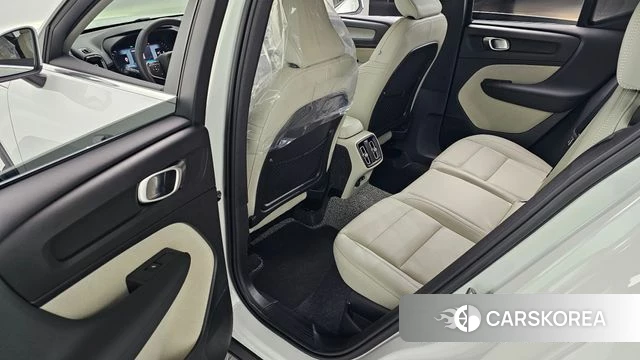 Volvo XC40 2025 Белый из Кореи, фото 2
