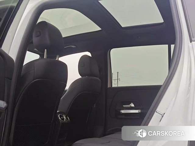 Mercedes-Benz GLB 2023 Белый из Китая, фото 2
