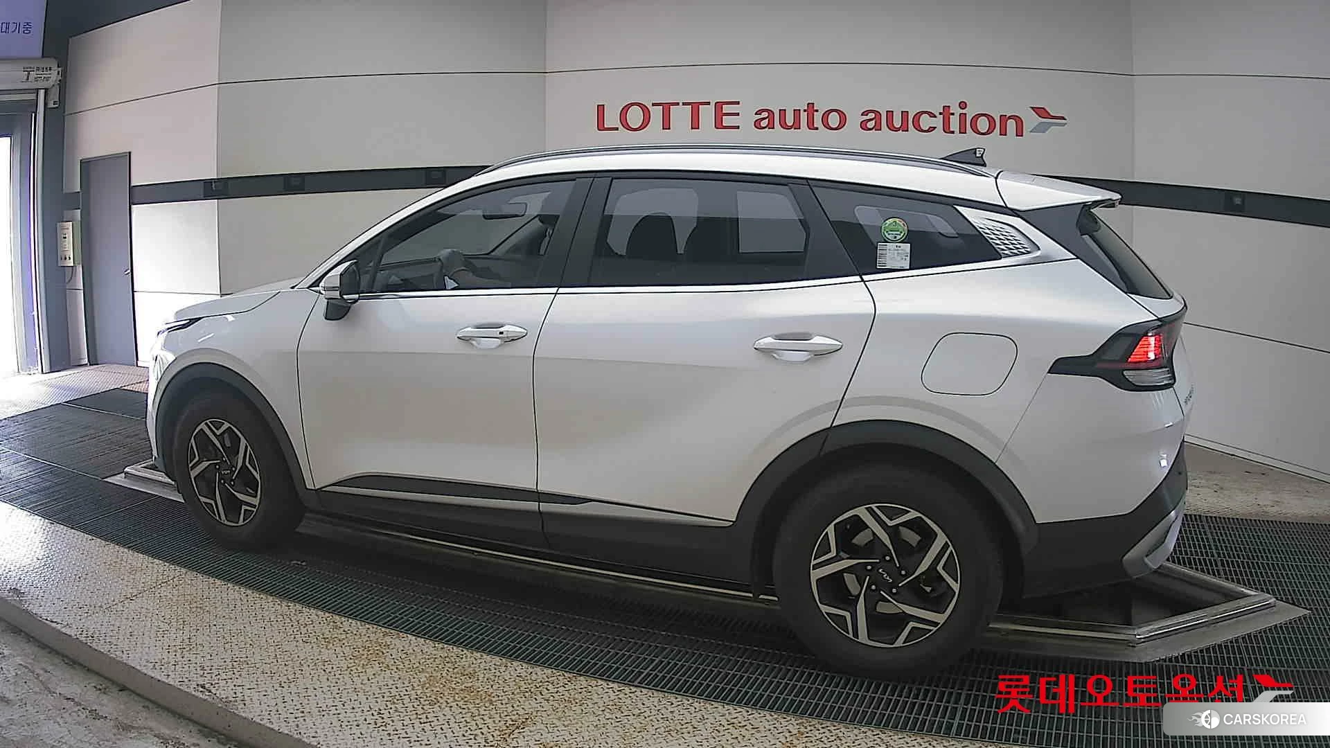 Kia Sportage 2022 Snow White Pearl (optional) из Кореи, фото 2