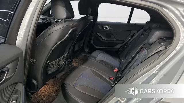 BMW 1 Series (F40) 2023 Серый из Кореи, фото 2