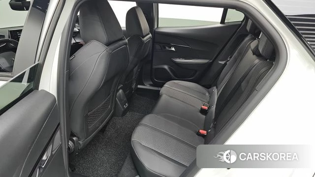 Peugeot e-2008 second generation 2023 Белый из Кореи, фото 2