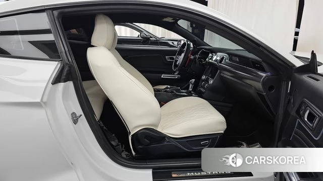Ford Mustang 2018 Белый из Кореи, фото 2