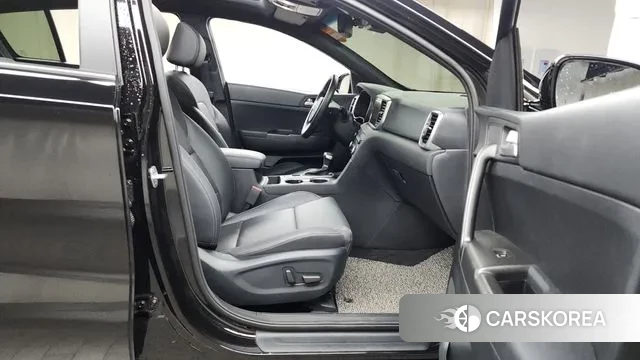 Kia Sportage The Bold 2021 Черный из Кореи, фото 2