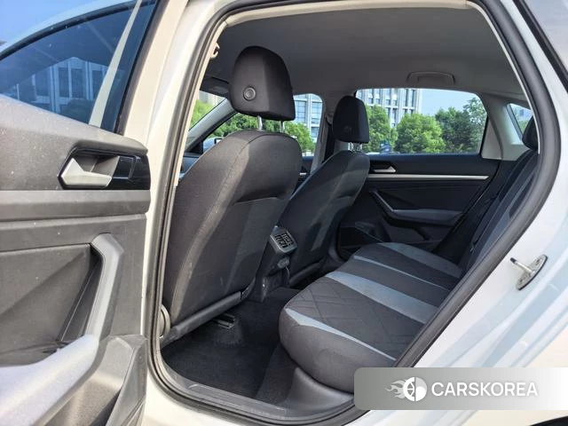 Volkswagen Lavida 2024 Белый из Китая, фото 2