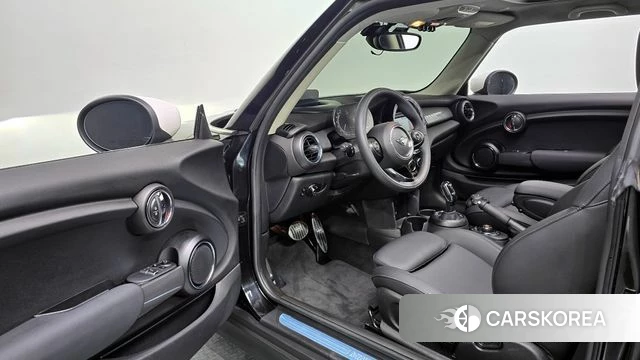 Mini Cooper 2021 Черный из Кореи, фото 2