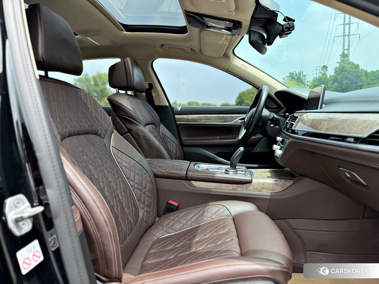 BMW 7 series 2021 Черный из Китая, фото 2