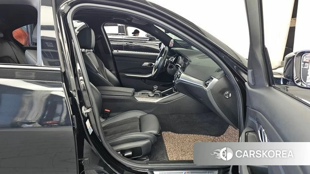 BMW 3 Series (G20) 2021 Черный из Кореи, фото 2