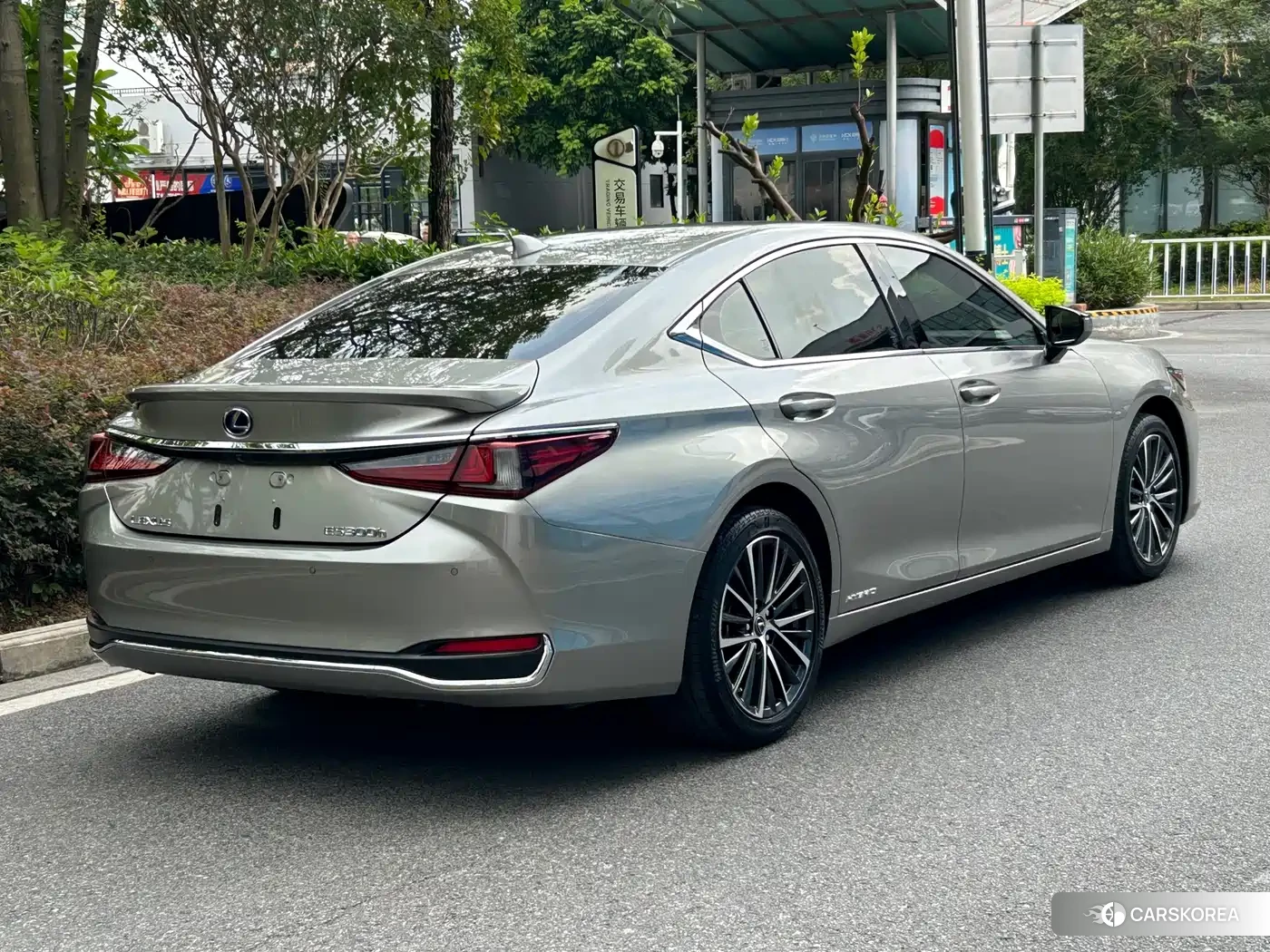 Lexus ES 2022 Silver/gray из Китая, фото 2