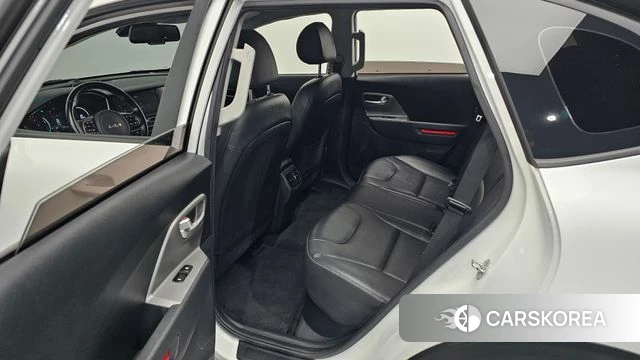 Kia Niro Plus 2022 Белый из Кореи, фото 2