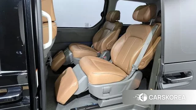 Hyundai Staria 2023 Черный из Кореи, фото 2