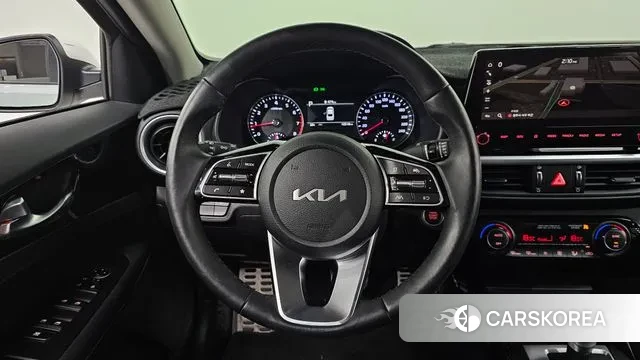 Kia The New K3 2nd generation 2023 Белый из Кореи, фото 2